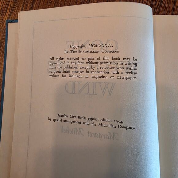 Vintage "Gone With The Wind" 1954 Edition Margaret Mitchell Hard cover book - Picture 2 of 7
